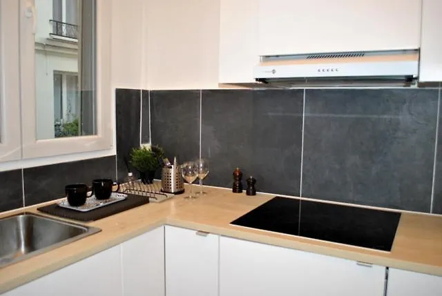 Appartement De 80 M² Proche Gare Du Nord Parijs