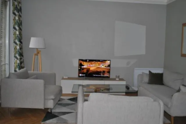 Appartement De 80 M² Proche Gare Du Nord Paris Apartment